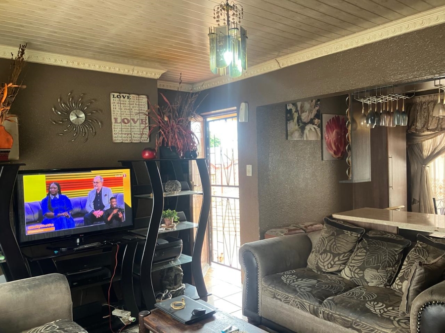 3 Bedroom Property for Sale in Rustenburg Central North West